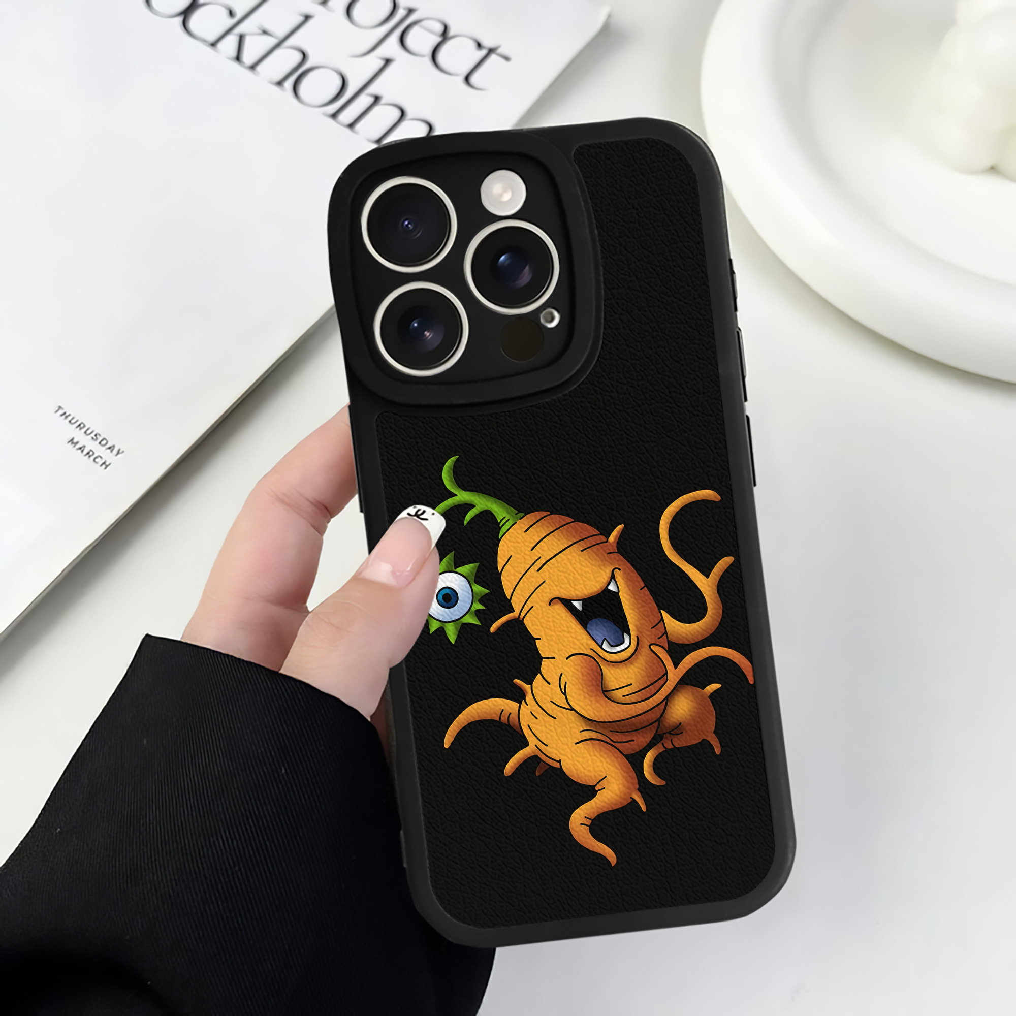 （画像用） ドラゴンクエスト Doragon Kuesuto Dragon Quest 【iPhone 16シリーズ対応】シリコンスマホケース（レザー調） 材質：シリコン